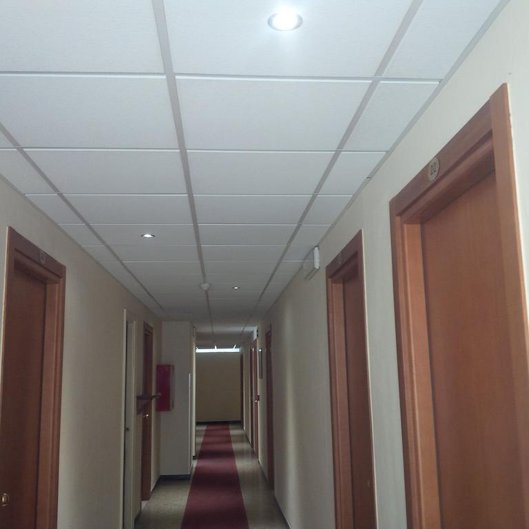 Hotel Robinia Imperia Exterior foto